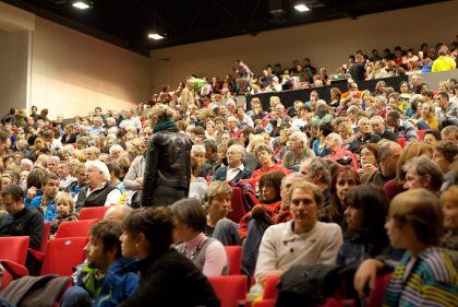 PHOTOS 2011 Vendredi salle 2.jpg