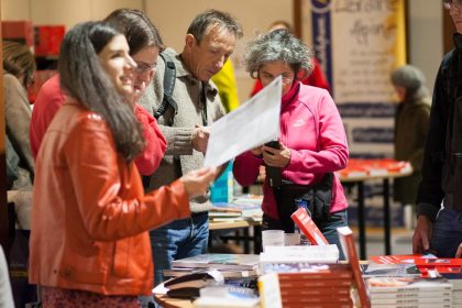 PHOTOS 2012 Librairie dans le hall 2.JPG