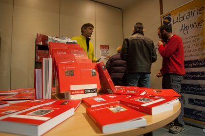 PHOTOS 2012 Librairie dans le hall 4.JPG