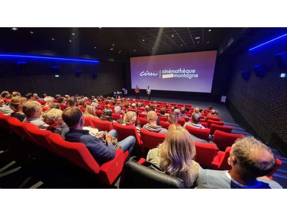 PHOTO SALLE CINE.jpg