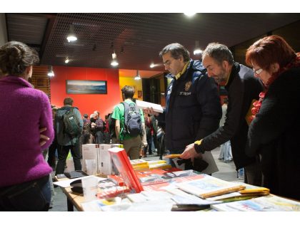 PHOTOS 2012 Librairie dans le hall 5.JPG